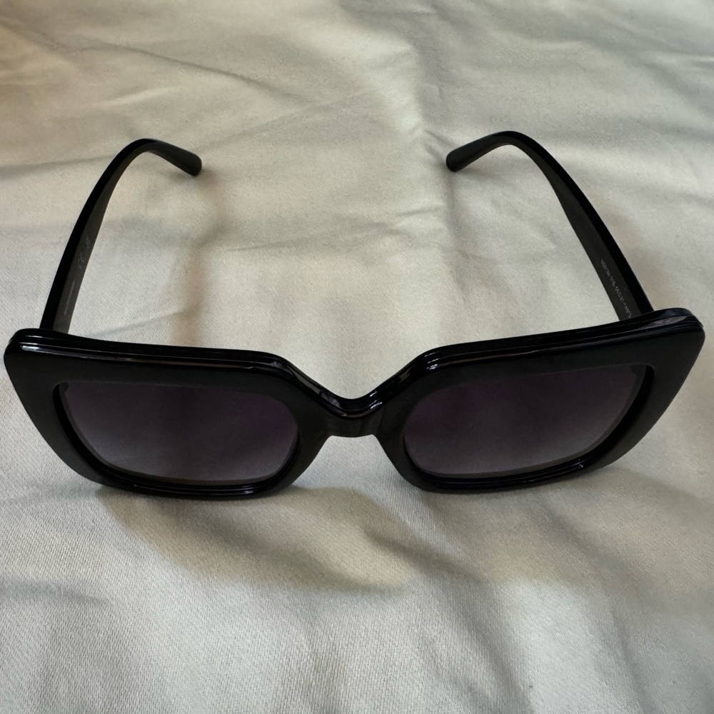 Skechers Black Sunglasses - Picture 6 of 6